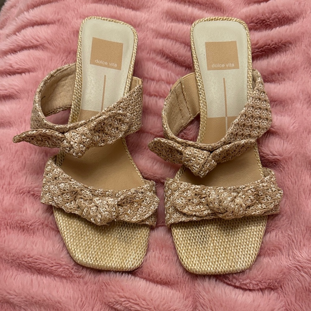Dolce Vita Women's Woven Tan Sandals